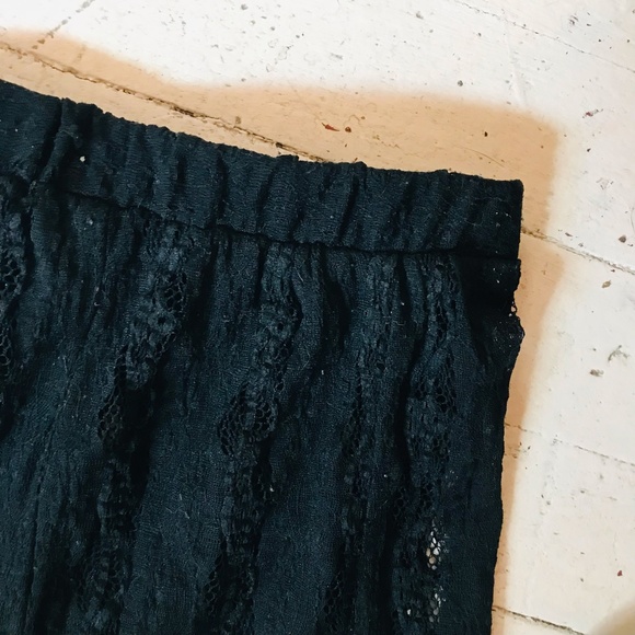 black lace skirt - Picture 3 of 3